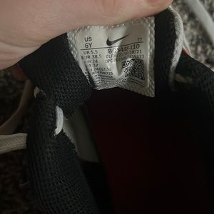 Women’s Nike Sneakers Size 6
